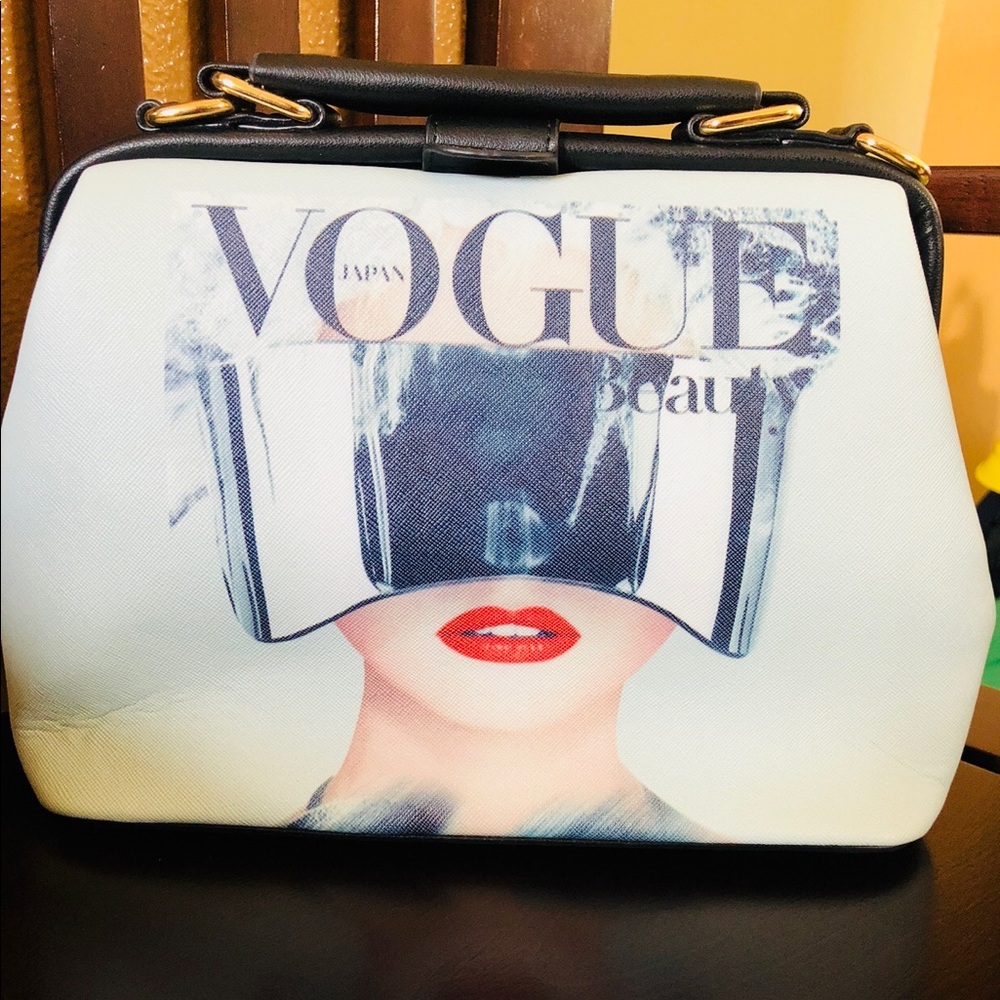 Fashionable bucket purse